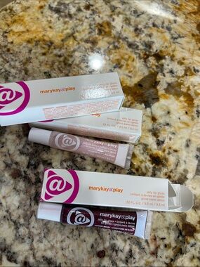 Set of 3💥 Mary Kay Jelly Lip Gloss Bundle. 1) Jammin Berry 2) glow with it.
